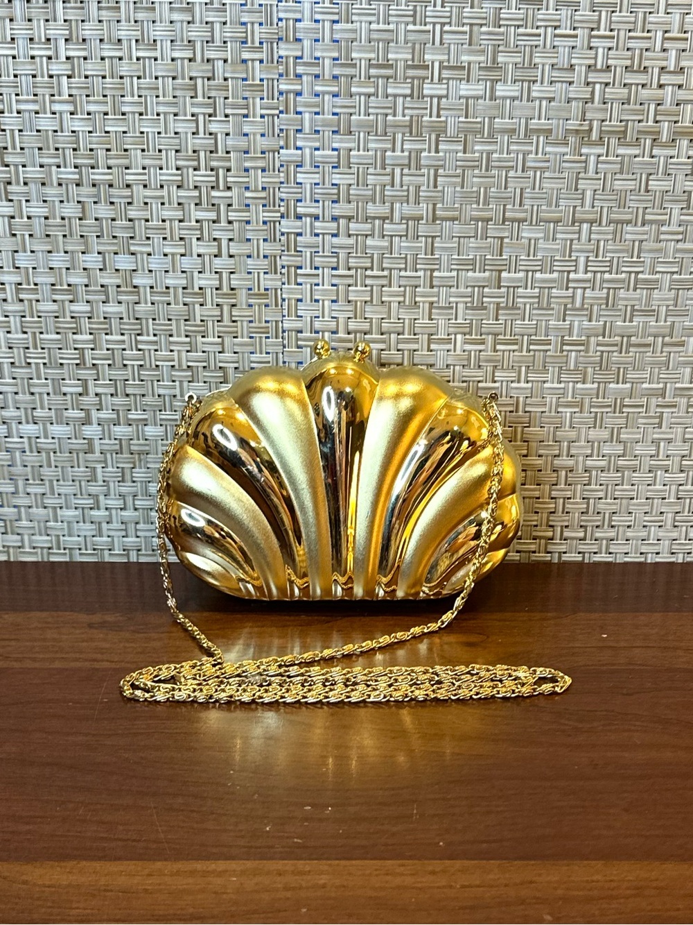 VTG 1990s/Y2K Valerie Stevens Gold Sea Shell Clutch Bag Minaudière Crossbody